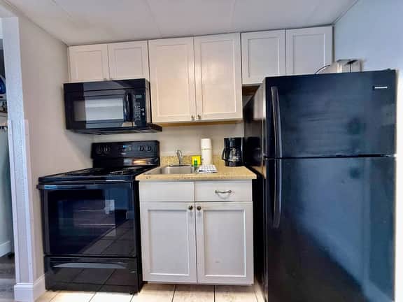 Couples Paradise oceanfront 1br 812 - Image 3