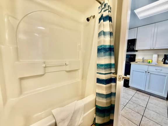 Couples Paradise oceanfront 1br 812 - Image 5