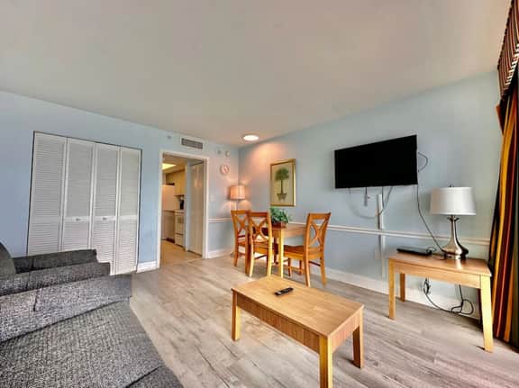 Heart of Myrtle Beach 1 Bedroom 1406 - Image 2