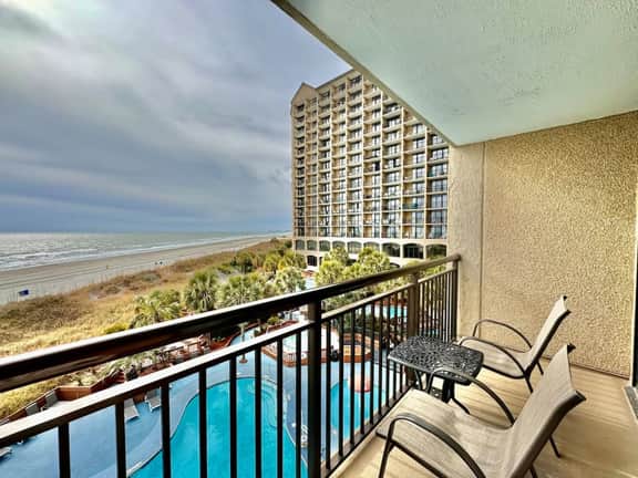 Tropical Resort 1BR 307 - Image 4