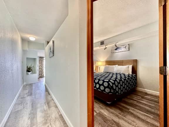 Tropical Resort, Beachfront Condo with amazing oceanfront views! 609 - Image 2